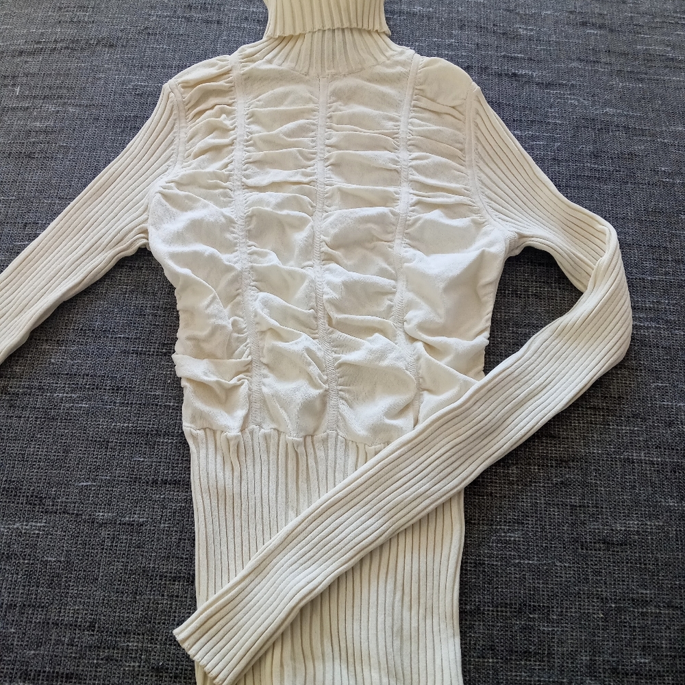 Bebe ruched ribbed turtleneck size medium
